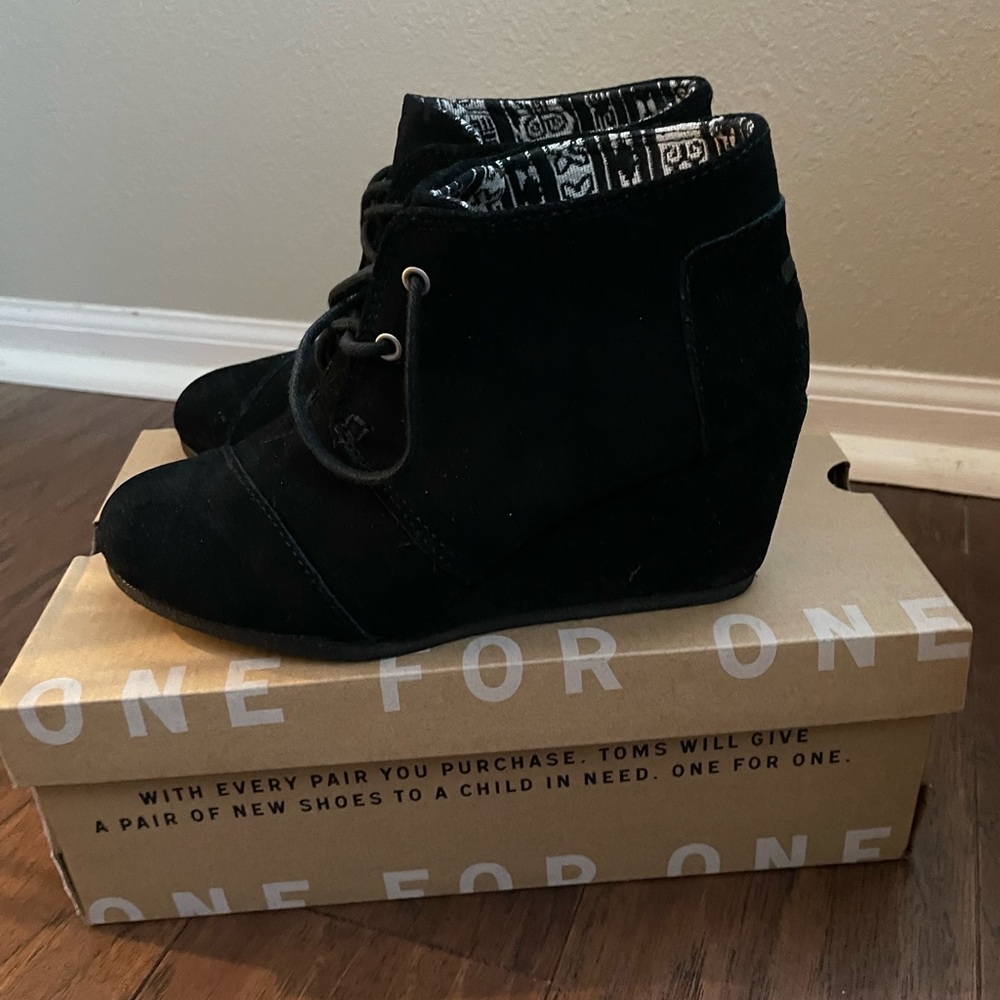 Black Suede Toms, Laced-up booties size 5.5